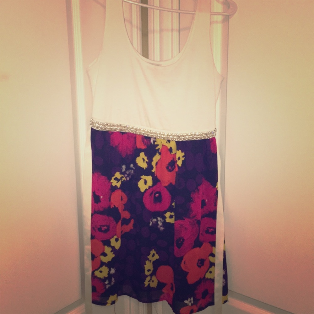 White, bottom patterned summer dress